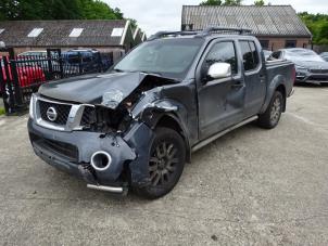 Nissan Navara 3.0 dCi V6 24V DPF 4x4 Épave (2010, Gris)