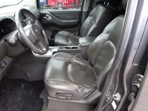 Nissan Navara 3.0 dCi V6 24V DPF 4x4 Épave (2010, Gris)
