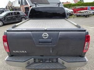 Nissan Navara 3.0 dCi V6 24V DPF 4x4 Épave (2010, Gris)
