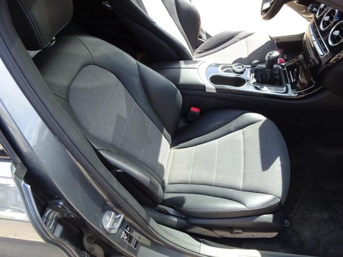 Mercedes C Estate C-180 BlueTEC, C-180 d 1.6 16V Épave (2018, Gris)