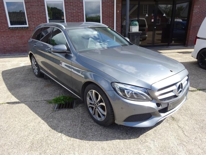 Mercedes C Estate C-180 BlueTEC, C-180 d 1.6 16V Épave (2018, Gris)