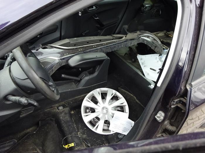 Peugeot 208 I 1.2 Vti 12V PureTech 82 Schrottauto (2016, Blau)