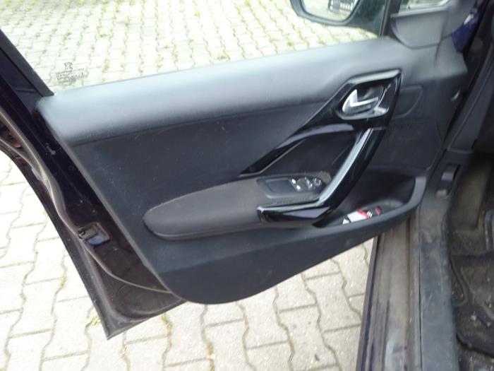 Peugeot 208 I 1.2 Vti 12V PureTech 82 Schrottauto (2016, Blau)