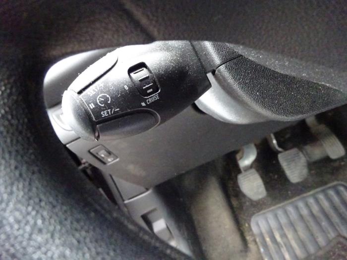 Peugeot 208 I 1.2 Vti 12V PureTech 82 Schrottauto (2016, Blau)