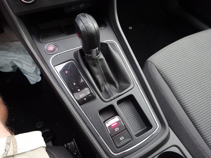Seat Leon ST 1.6 TDI 16V Samochód złomowany (2018, Szary)