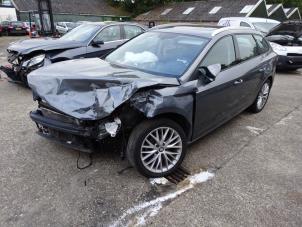 Seat Leon ST 1.6 TDI 16V Samochód złomowany (2018, Szary)