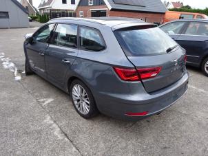 Seat Leon ST 1.6 TDI 16V Samochód złomowany (2018, Szary)