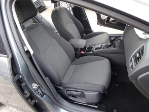 Seat Leon ST 1.6 TDI 16V Samochód złomowany (2018, Szary)