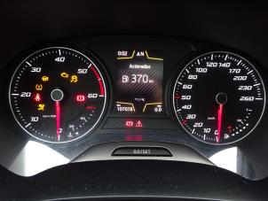 Seat Leon ST 1.6 TDI 16V Samochód złomowany (2018, Szary)