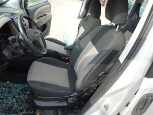 Opel Combo 1.6 CDTI 16V ecoFlex Samochód złomowany (2013, Szary)