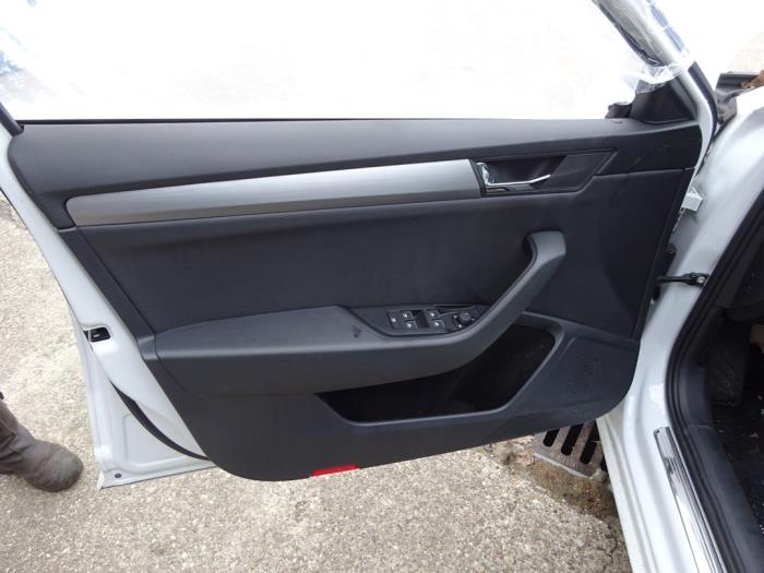 Skoda Superb Combi 1.6 TDI Skrotfordon (2017, WIT)