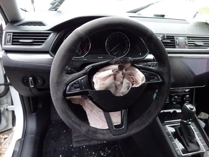 Skoda Superb Combi 1.6 TDI Skrotfordon (2017, WIT)