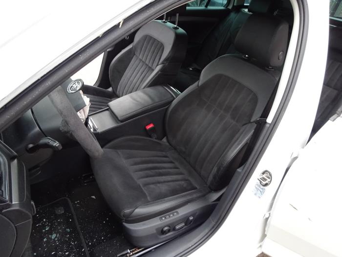 Skoda Superb Combi 1.6 TDI Skrotfordon (2017, WIT)