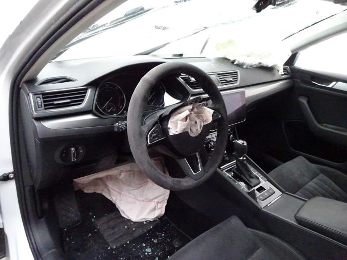 Skoda Superb Combi 1.6 TDI Skrotfordon (2017, WIT)