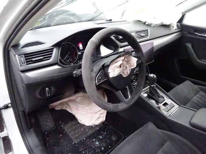 Skoda Superb Combi 1.6 TDI Skrotfordon (2017, WIT)