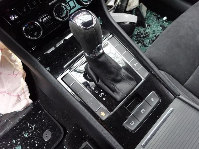 Skoda Superb Combi 1.6 TDI Skrotfordon (2017, WIT)