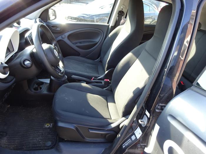 Smart Forfour 1.0 12V Samochód złomowany (2017, Szary)