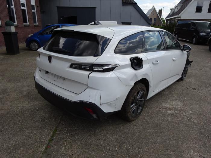 Peugeot 308 SW 1.2 12V PureTech 130 Vehículo de desguace (2022, Blanco)