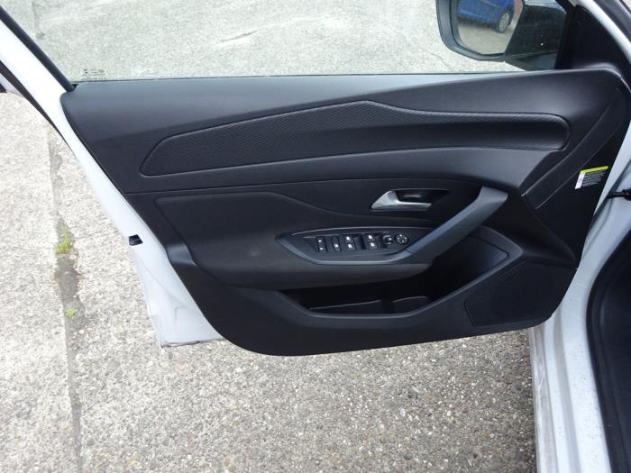 Peugeot 308 SW 1.2 12V PureTech 130 Vehículo de desguace (2022, Blanco)