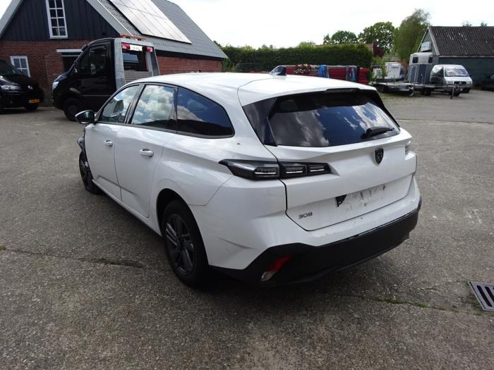 Peugeot 308 SW 1.2 12V PureTech 130 Vehículo de desguace (2022, Blanco)