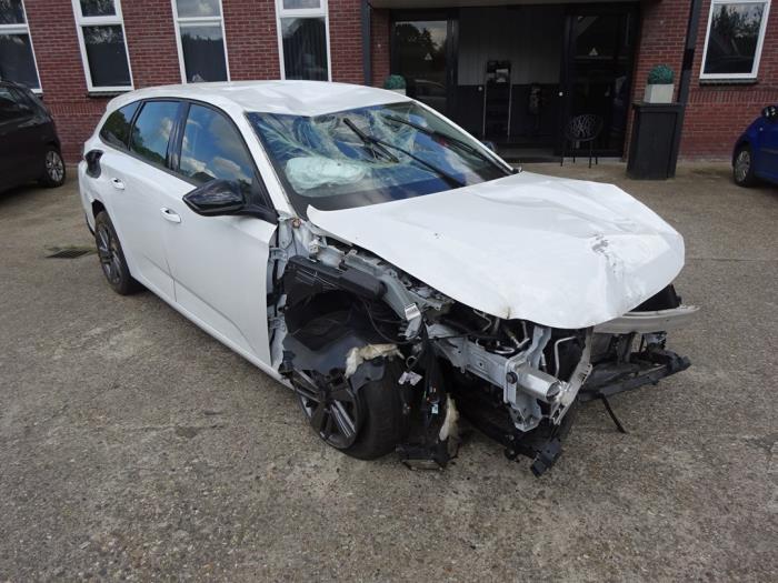Peugeot 308 SW 1.2 12V PureTech 130 Vehículo de desguace (2022, Blanco)
