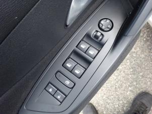 Peugeot 308 SW 1.2 12V PureTech 130 Vehículo de desguace (2022, Blanco)