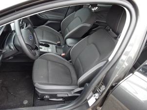 Ford Focus 4 1.0 Ti-VCT EcoBoost 12V 125 Épave (2021, Gris)