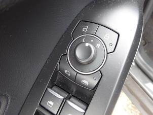 Ford Focus 4 1.0 Ti-VCT EcoBoost 12V 125 Épave (2021, Gris)
