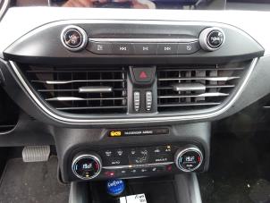 Ford Focus 4 1.0 Ti-VCT EcoBoost 12V 125 Épave (2021, Gris)
