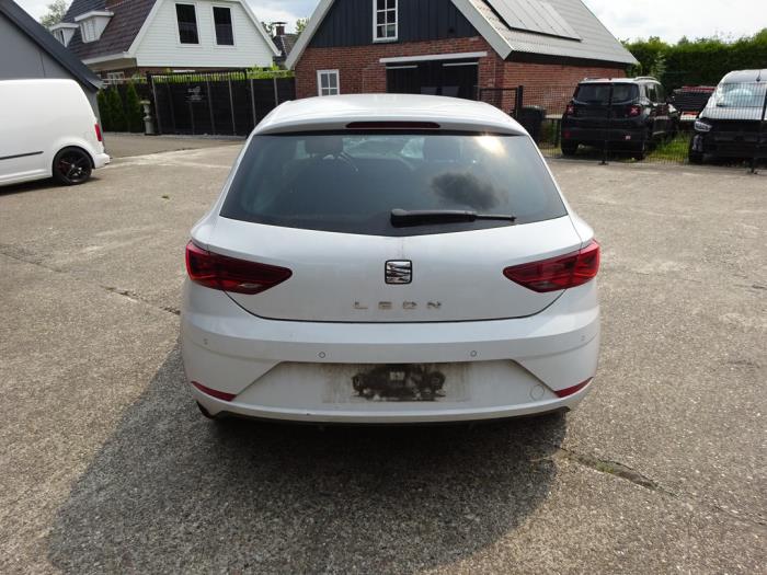 Seat Leon 1.6 TDI 16V Samochód złomowany (2019, Bialy)