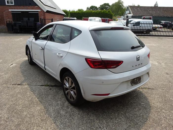 Seat Leon 1.6 TDI 16V Samochód złomowany (2019, Bialy)