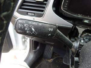 Seat Leon 1.6 TDI 16V Samochód złomowany (2019, Bialy)