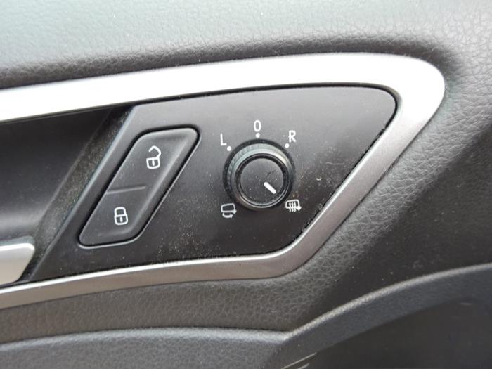 Volkswagen Golf VII 1.6 TDI 16V Épave (2014, Noir)