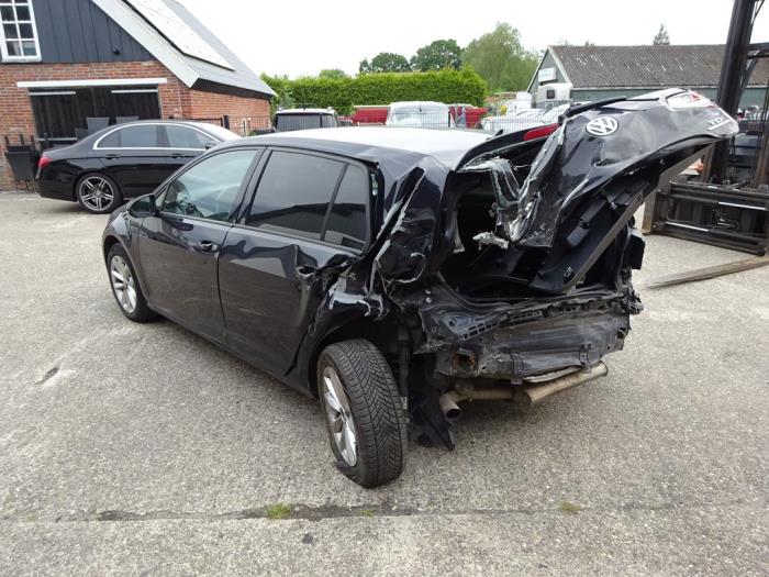 Volkswagen Golf VII 1.6 TDI 16V Épave (2014, Noir)