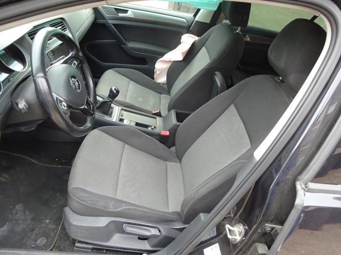 Volkswagen Golf VII 1.6 TDI 16V Épave (2014, Noir)
