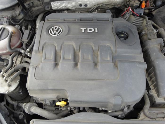 Volkswagen Golf VII 1.6 TDI 16V Épave (2014, Noir)
