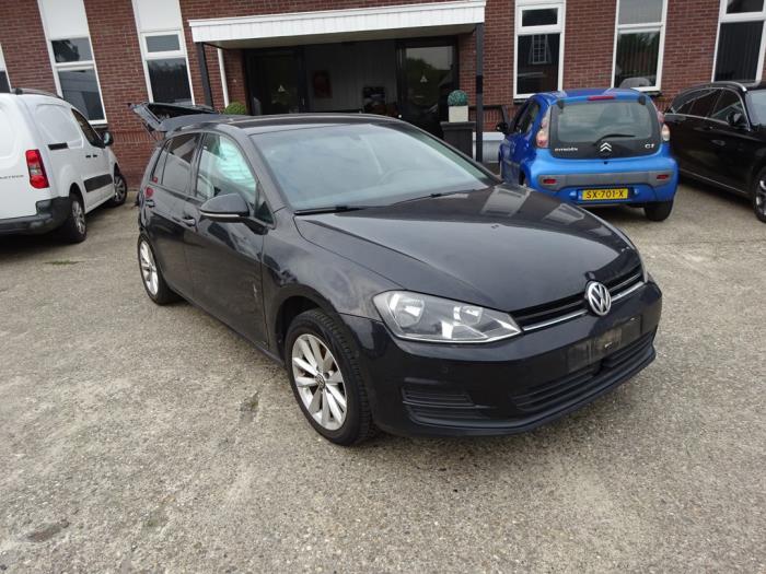 Volkswagen Golf VII 1.6 TDI 16V Épave (2014, Noir)