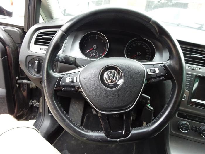 Volkswagen Golf VII 1.6 TDI 16V Épave (2014, Noir)
