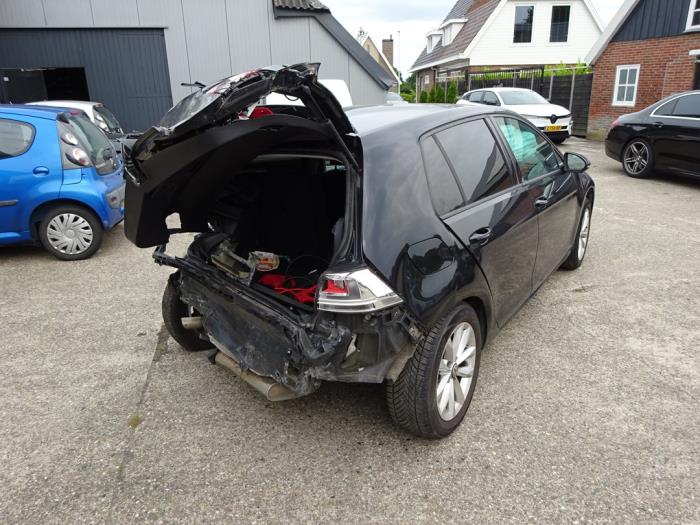 Volkswagen Golf VII 1.6 TDI 16V Épave (2014, Noir)