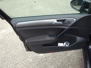 Volkswagen Golf VII 1.6 TDI 16V Épave (2014, Noir)