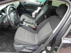 Volkswagen Golf VII 1.6 TDI 16V Épave (2014, Noir)