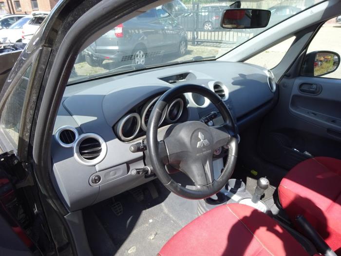 Mitsubishi Colt 1.3 16V Salvage vehicle (2006, Black)