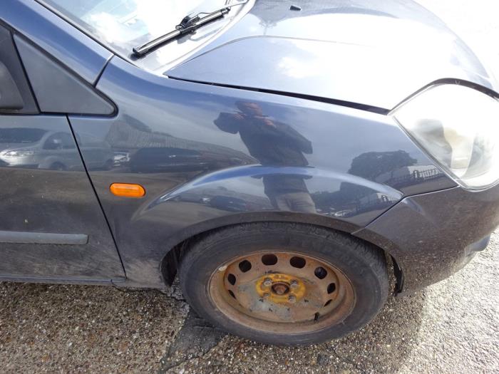 Ford Fiesta 5 1.4 TDCi Vehículo de desguace (2007, Gris)