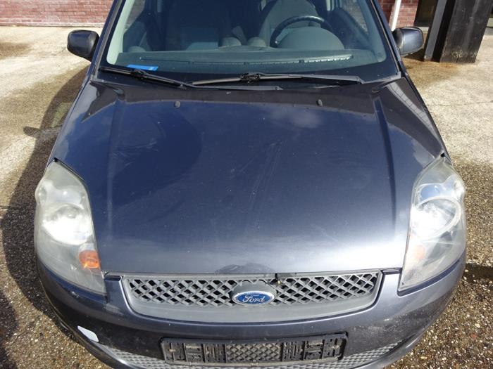 Ford Fiesta 5 1.4 TDCi Vehículo de desguace (2007, Gris)