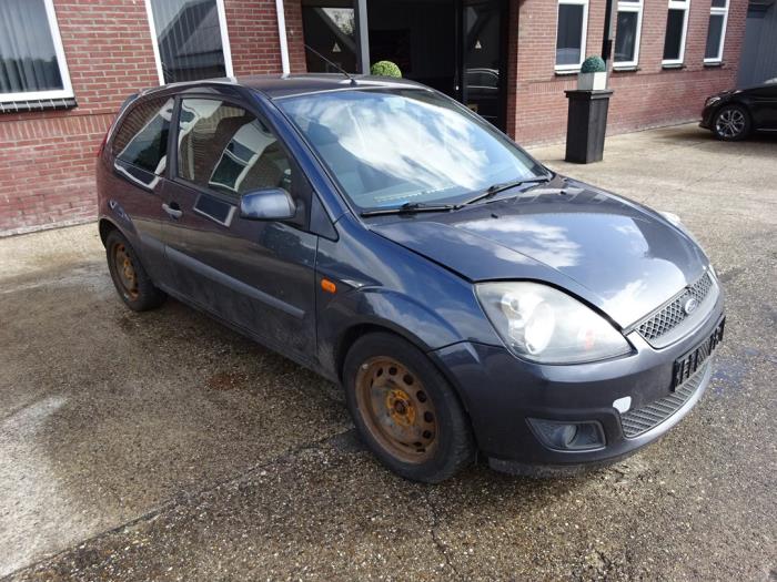 Ford Fiesta 5 1.4 TDCi Vehículo de desguace (2007, Gris)