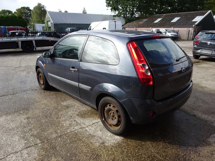Ford Fiesta 5 1.4 TDCi Vehículo de desguace (2007, Gris)