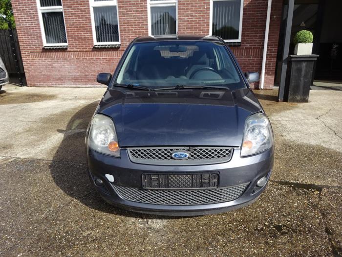 Ford Fiesta 5 1.4 TDCi Vehículo de desguace (2007, Gris)