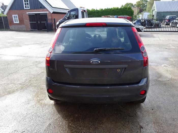 Ford Fiesta 5 1.4 TDCi Vehículo de desguace (2007, Gris)