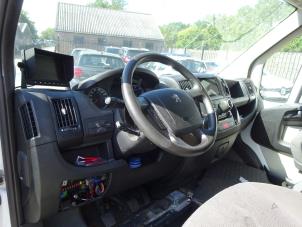 Peugeot Boxer 3.0 HDi 175 Euro 5 Vehículo de desguace (2014, Blanco)