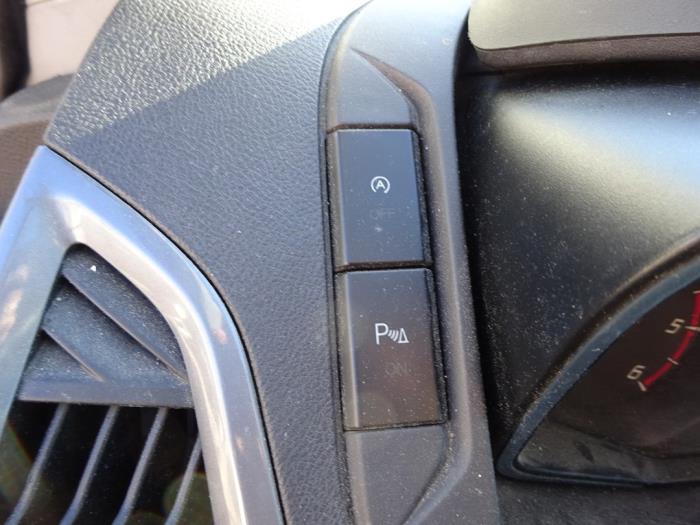 Ford Transit Custom 2.2 TDCi 16V Skrotfordon (2014, GRIJS)